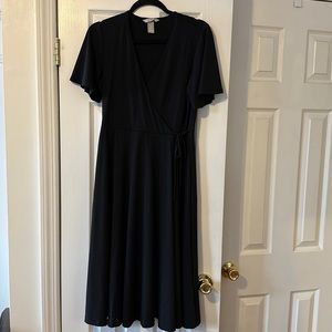 H&M black short sleeve wrap dress M